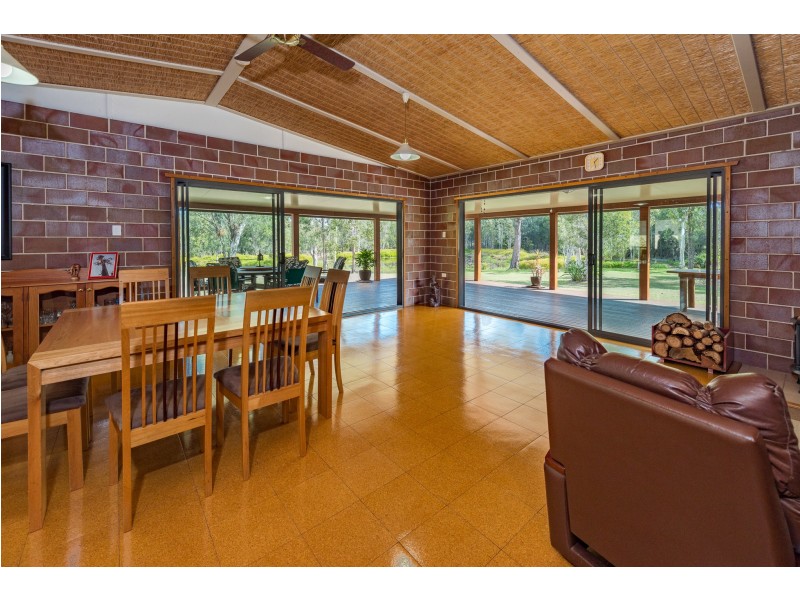 97 OAKVIEW DRIVE, Redridge QLD 4660