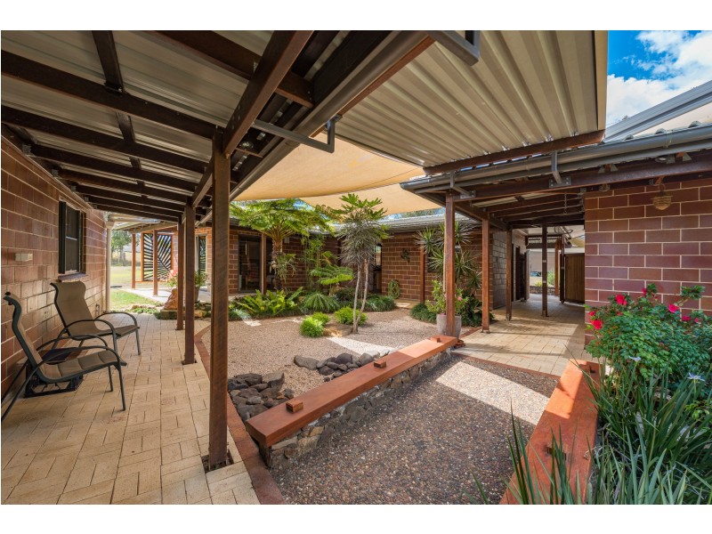 97 OAKVIEW DRIVE, Redridge QLD 4660