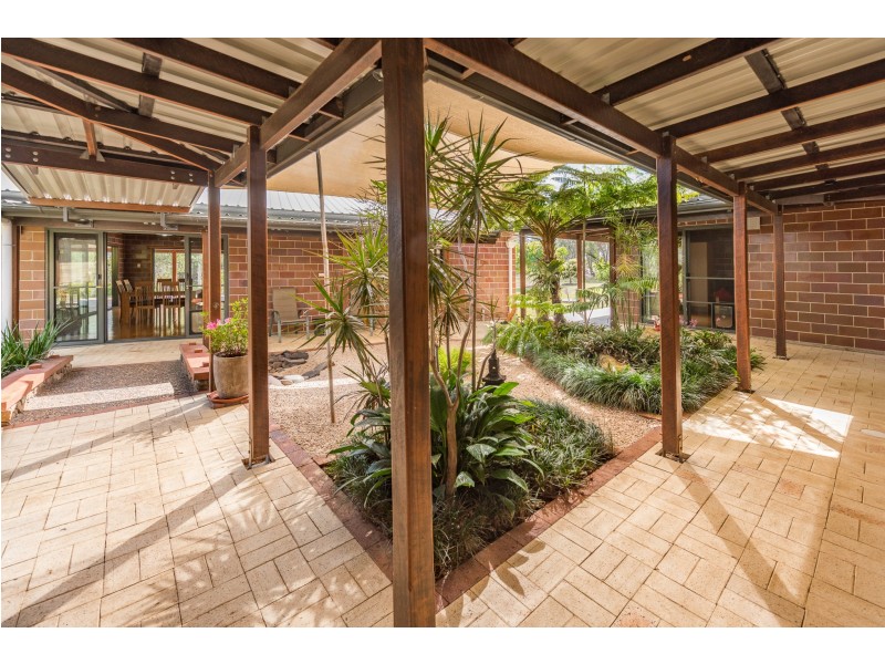 97 OAKVIEW DRIVE, Redridge QLD 4660
