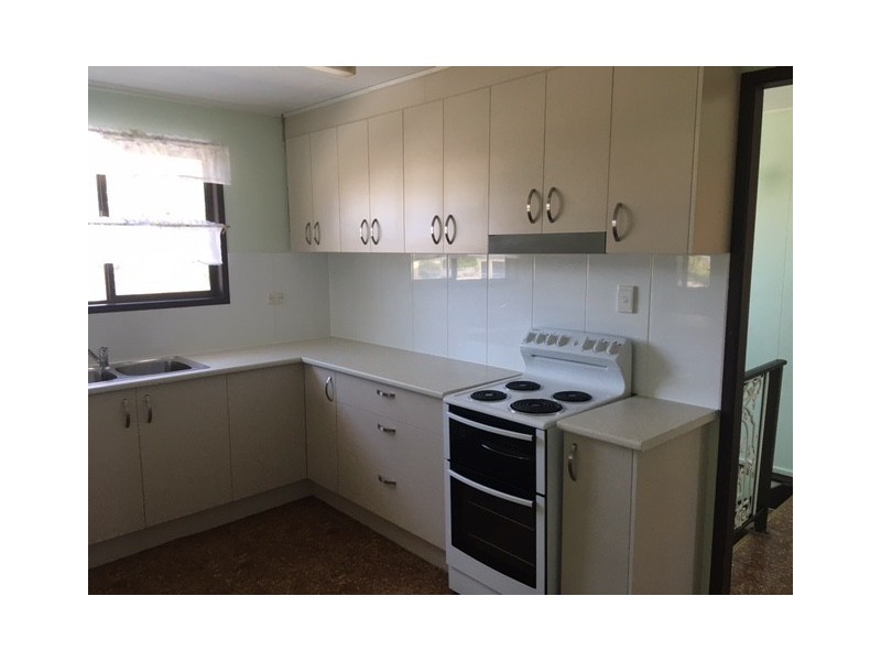 17 Hume Street, Buxton QLD 4660