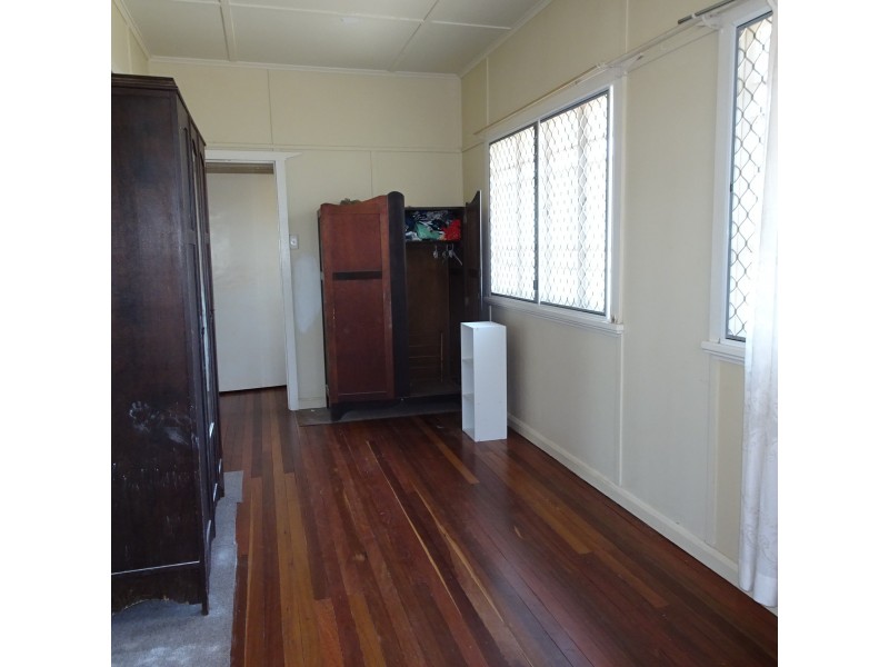 11 WEST STREET, Childers QLD 4660