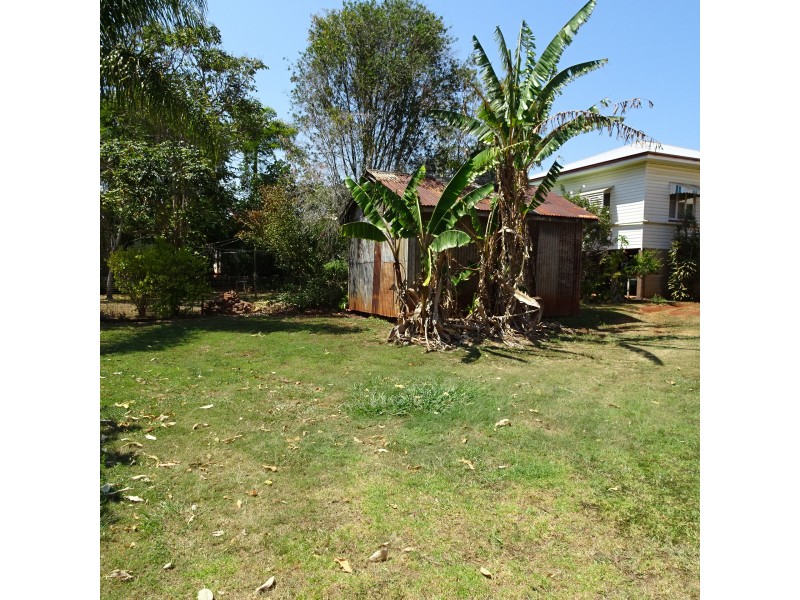 11 WEST STREET, Childers QLD 4660
