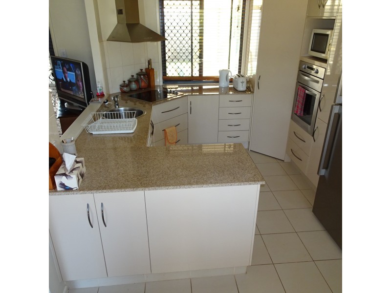 2 HULL STREET, Buxton QLD 4660