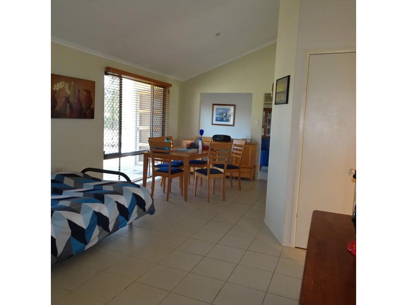 2 HULL STREET, Buxton QLD 4660