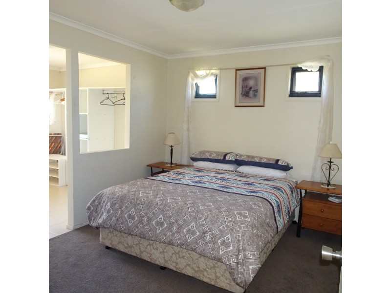 2 HULL STREET, Buxton QLD 4660