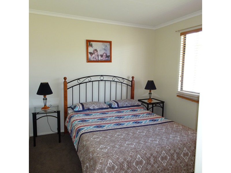 2 HULL STREET, Buxton QLD 4660