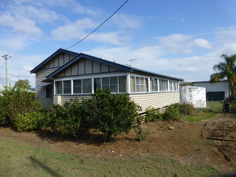 24 BROOKES STREET, Biggenden QLD 4621