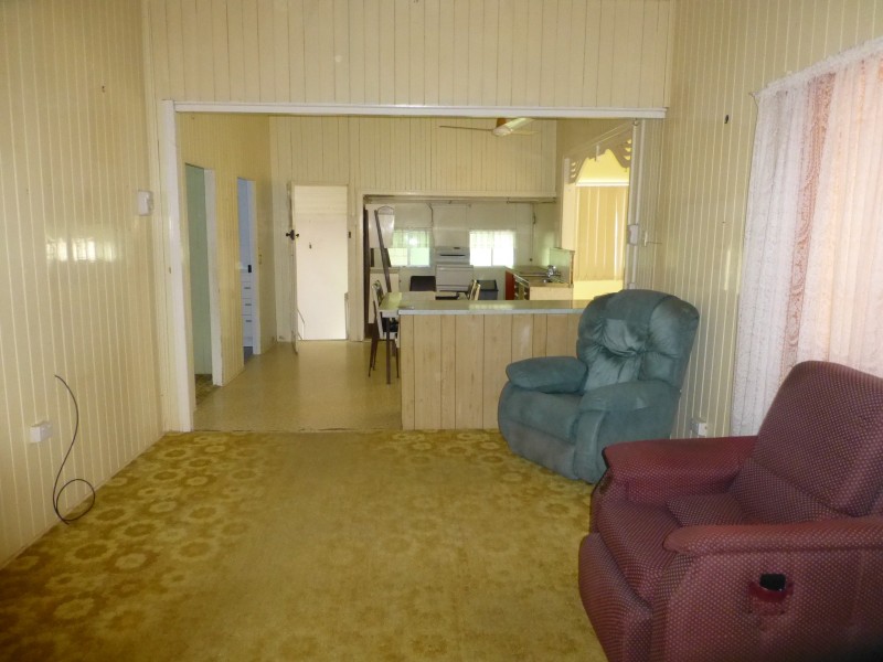 24 BROOKES STREET, Biggenden QLD 4621