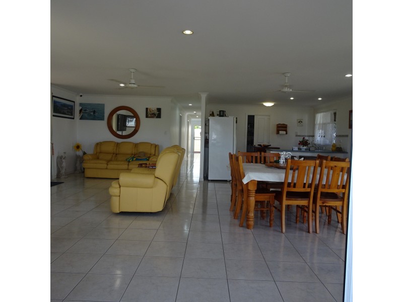 5 SMITH STREET, Buxton QLD 4660