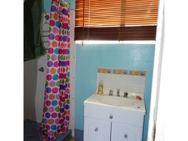 5 SMITH STREET, Buxton QLD 4660