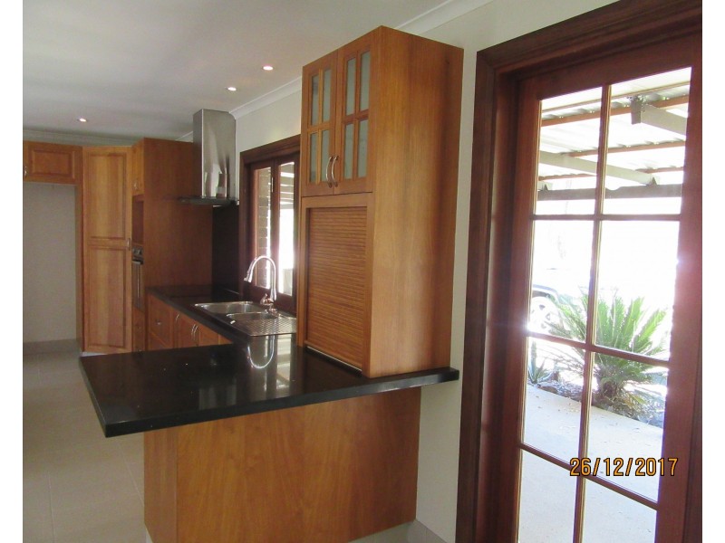 18 SUNNYBRAE CIRCUIT, Redridge QLD 4660