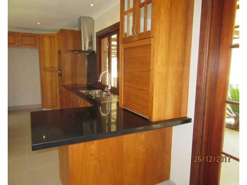 18 SUNNYBRAE CIRCUIT, Redridge QLD 4660