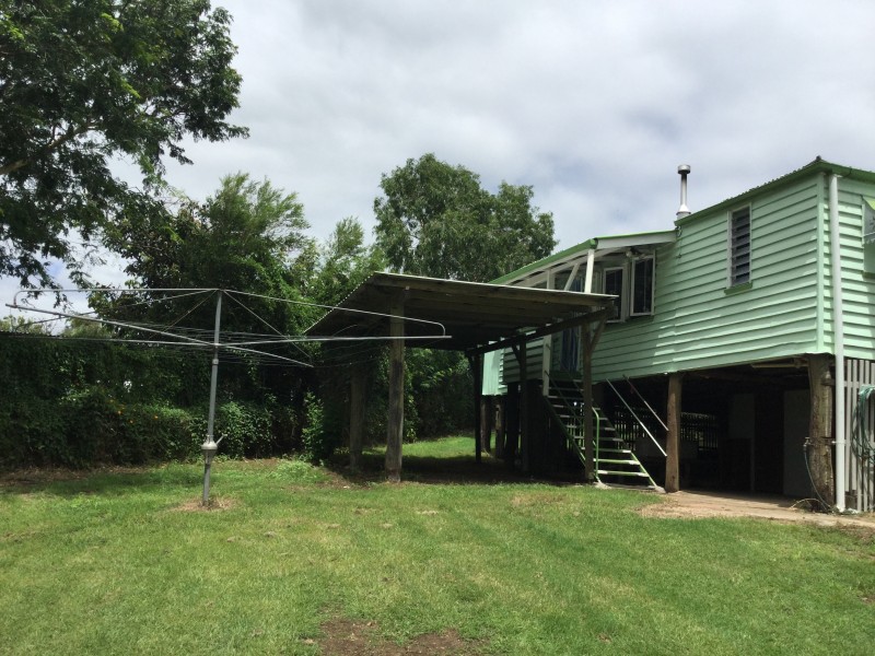 9 Elizabeth Street, Biggenden QLD 4621