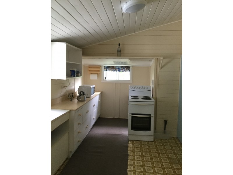 9 Elizabeth Street, Biggenden QLD 4621