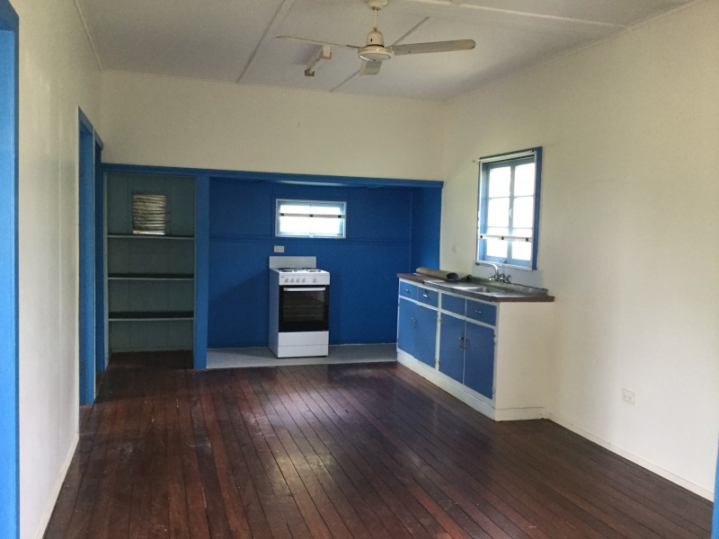 4 Elizabeth Street, Childers QLD 4660