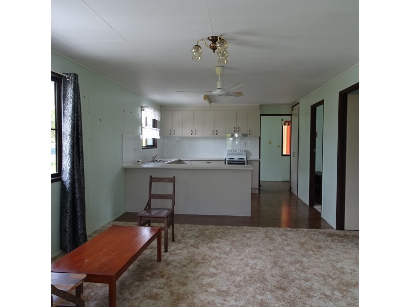 17 HUME STREET, Buxton QLD 4660