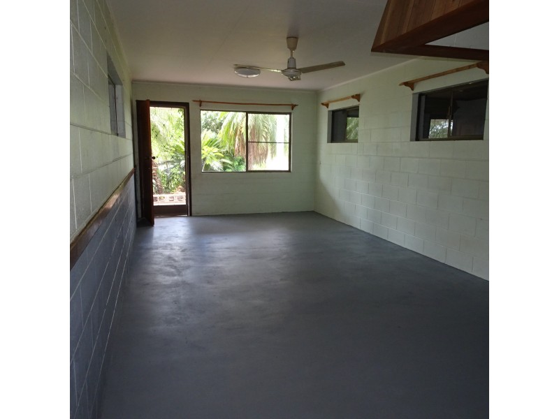 17 HUME STREET, Buxton QLD 4660