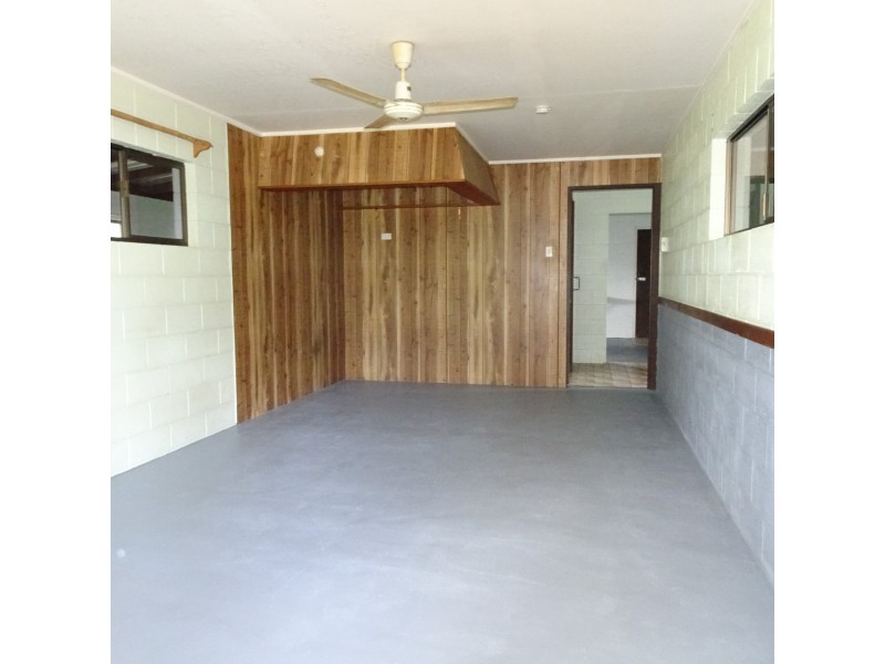 17 HUME STREET, Buxton QLD 4660
