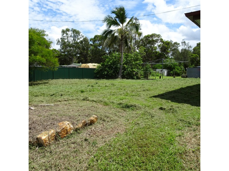 17 HUME STREET, Buxton QLD 4660