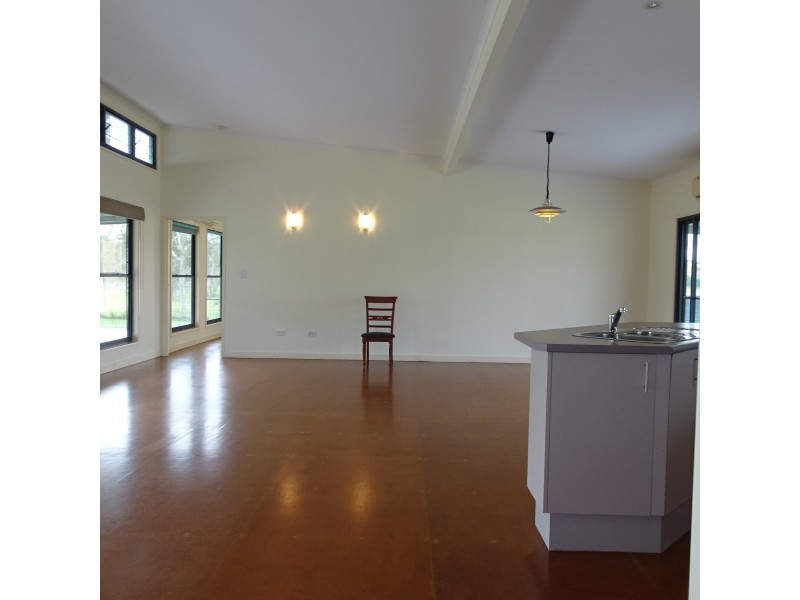 7 RIVER ROAD, Buxton QLD 4660