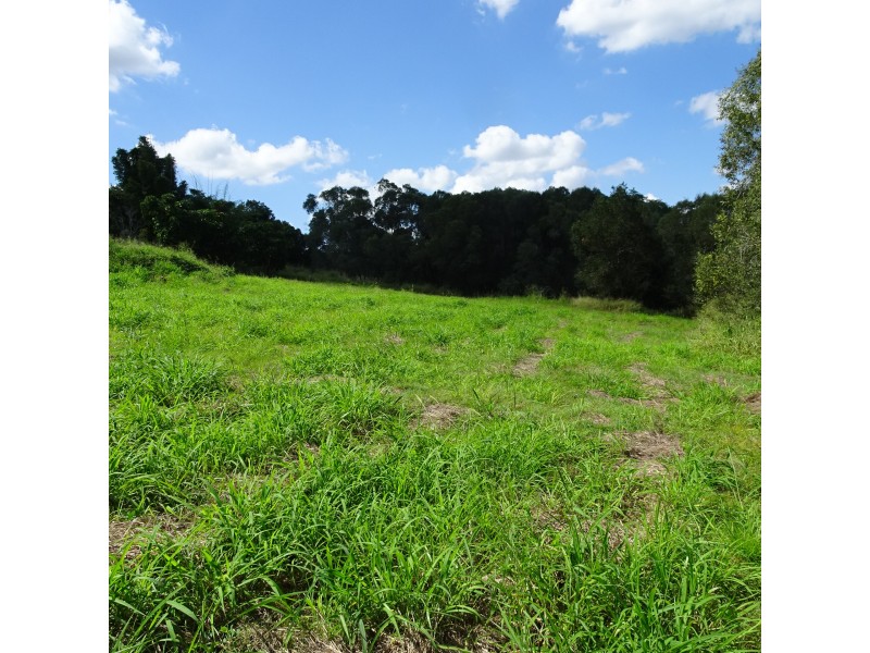 39-41 KELVIN STREET, Apple Tree Creek QLD 4660