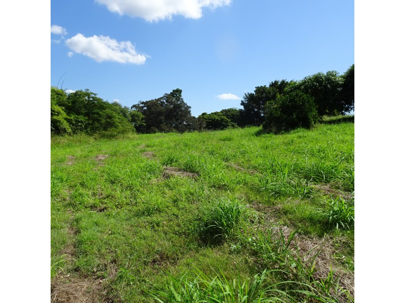 39-41 KELVIN STREET, Apple Tree Creek QLD 4660