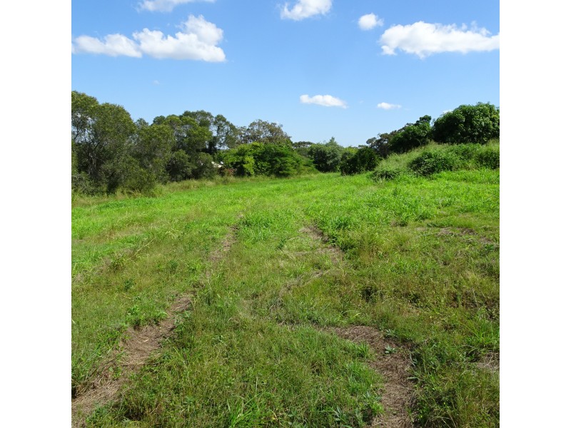 39-41 KELVIN STREET, Apple Tree Creek QLD 4660