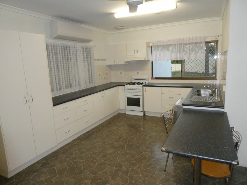 17 ELIZABETH STREET, Biggenden QLD 4621