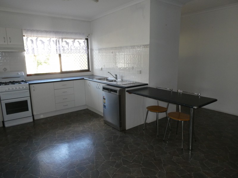 17 ELIZABETH STREET, Biggenden QLD 4621