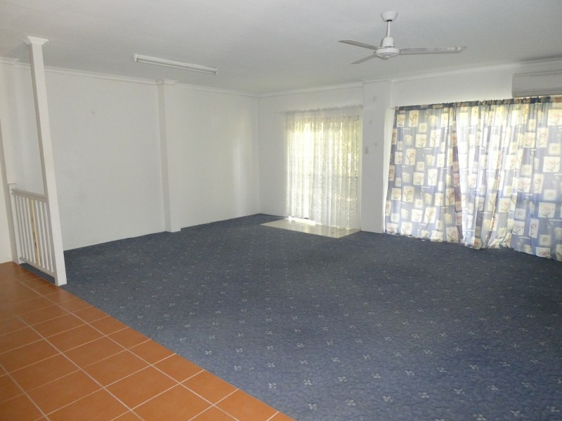 17 ELIZABETH STREET, Biggenden QLD 4621