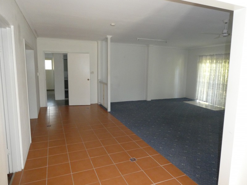 17 ELIZABETH STREET, Biggenden QLD 4621