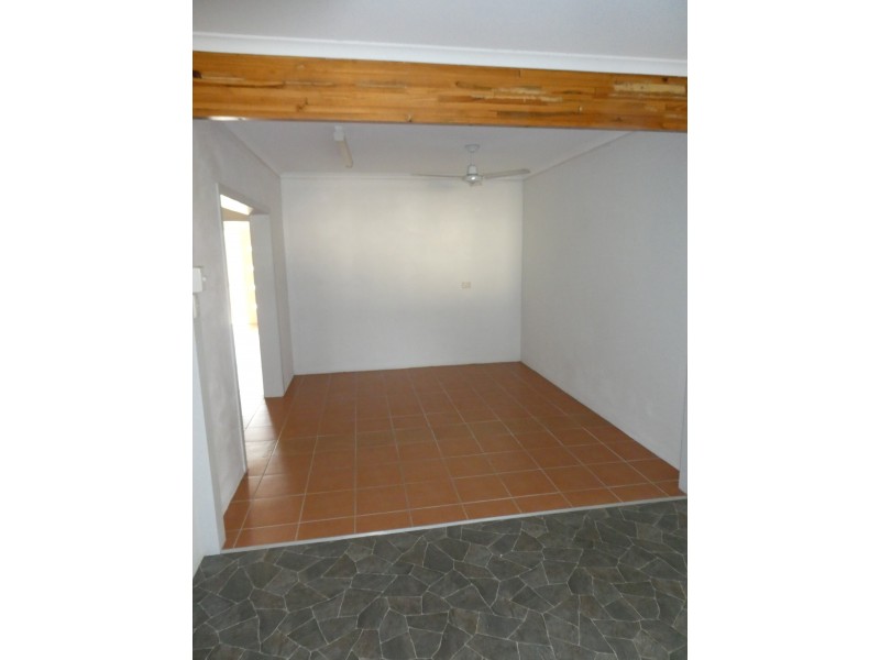 17 ELIZABETH STREET, Biggenden QLD 4621