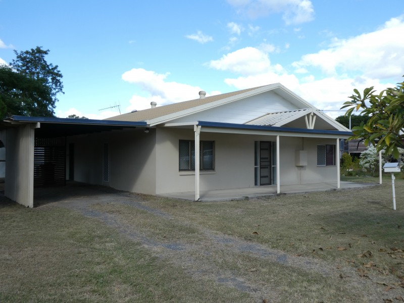 17 ELIZABETH STREET, Biggenden QLD 4621