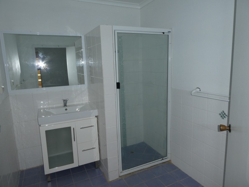 17 ELIZABETH STREET, Biggenden QLD 4621