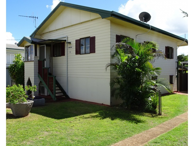 5 PIZZEY STREET, Childers QLD 4660
