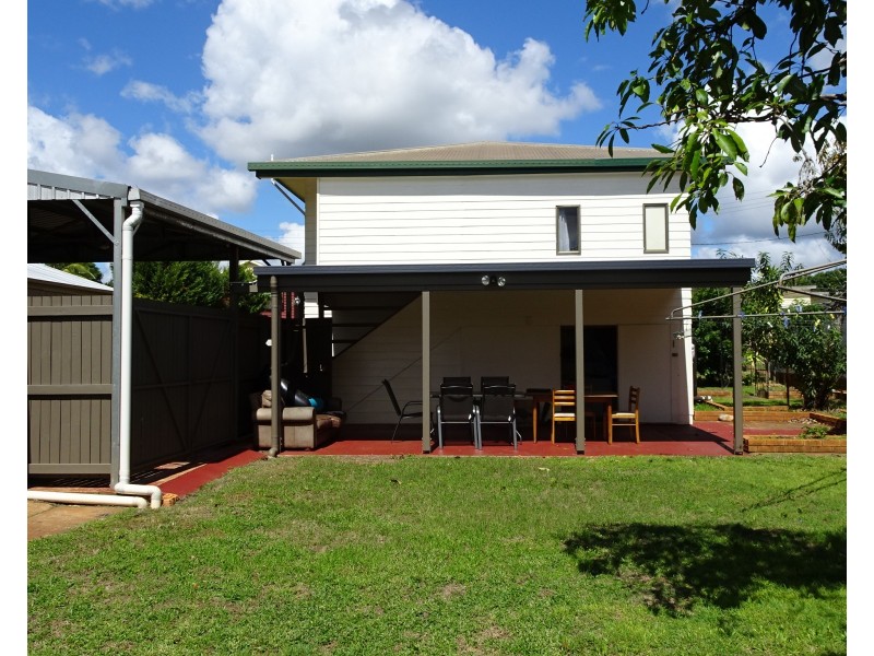 5 PIZZEY STREET, Childers QLD 4660