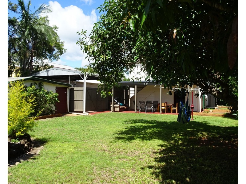 5 PIZZEY STREET, Childers QLD 4660