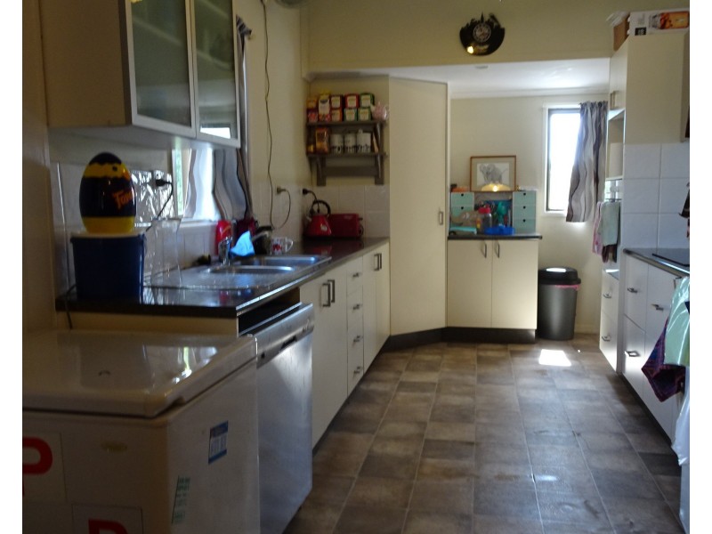 5 PIZZEY STREET, Childers QLD 4660