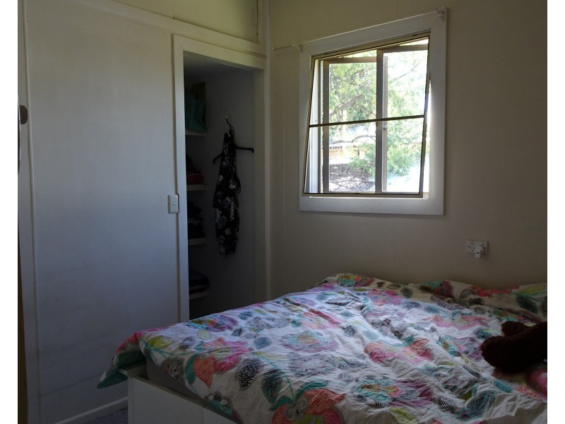 5 PIZZEY STREET, Childers QLD 4660
