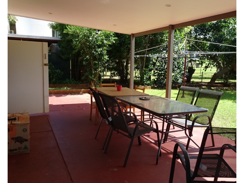 5 PIZZEY STREET, Childers QLD 4660