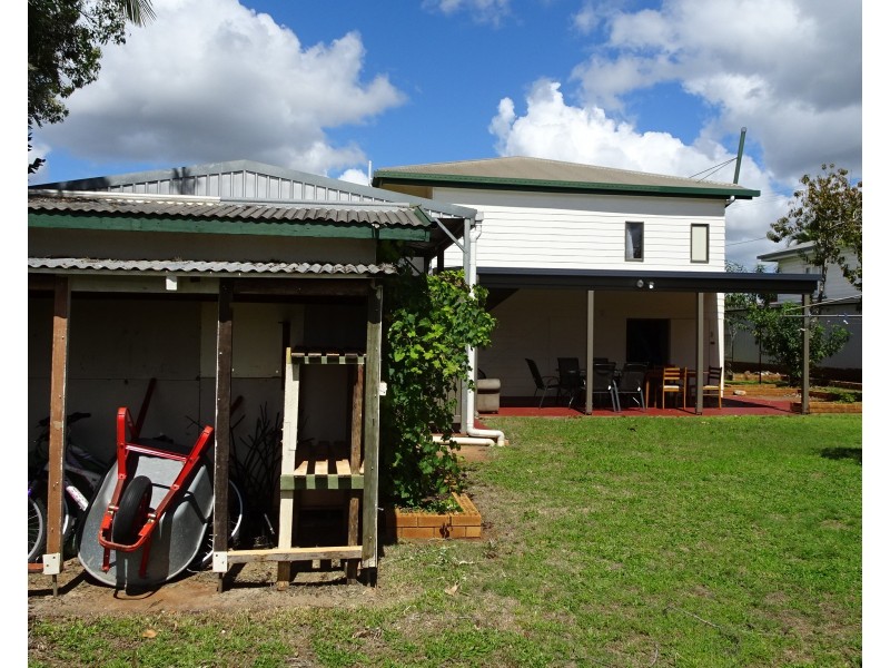 5 PIZZEY STREET, Childers QLD 4660