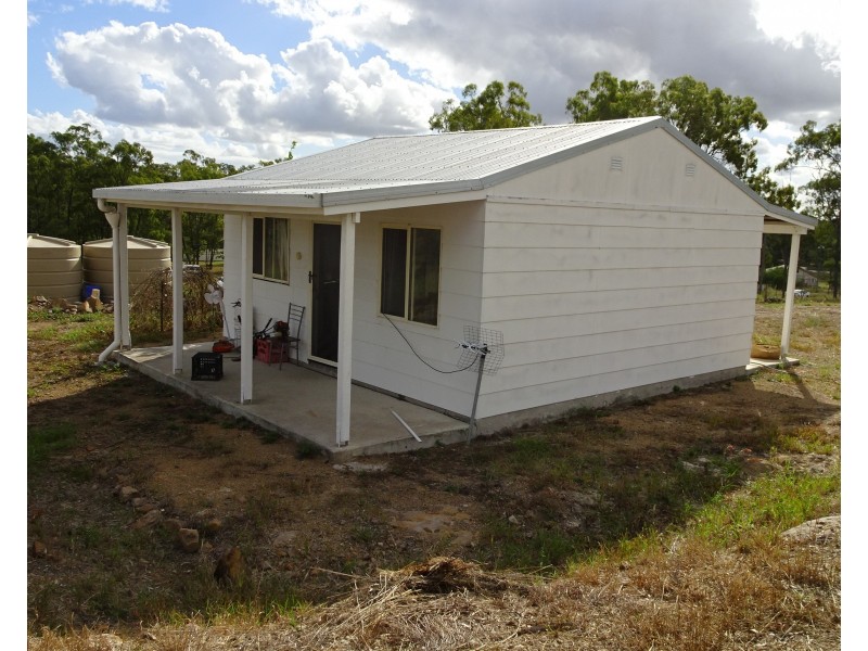 31 QUEEN STREET, Dallarnil QLD 4621