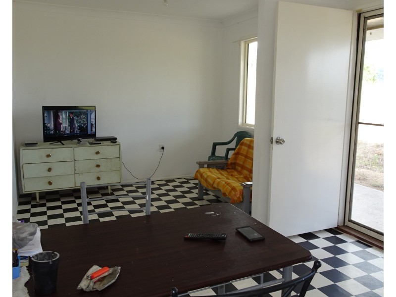 31 QUEEN STREET, Dallarnil QLD 4621