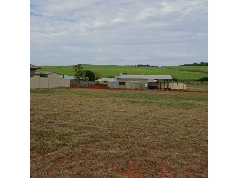 5 PIONEER AVENUE, Childers QLD 4660