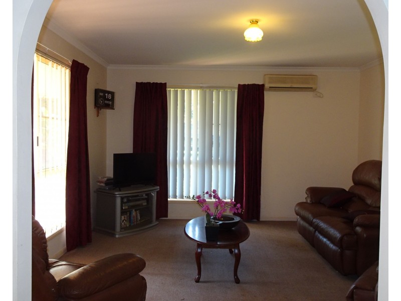 8 KEELEY STREET, Childers QLD 4660