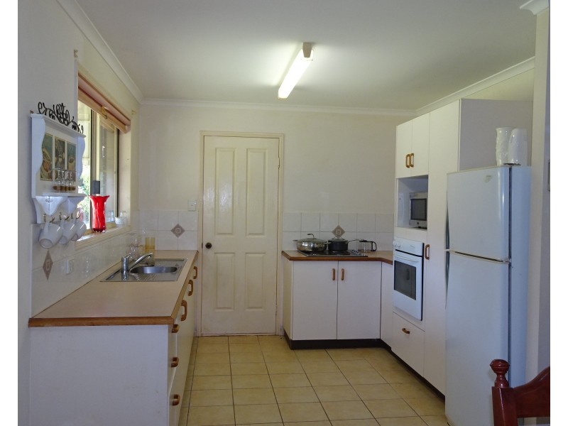 8 KEELEY STREET, Childers QLD 4660