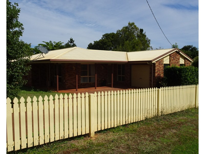 8 KEELEY STREET, Childers QLD 4660