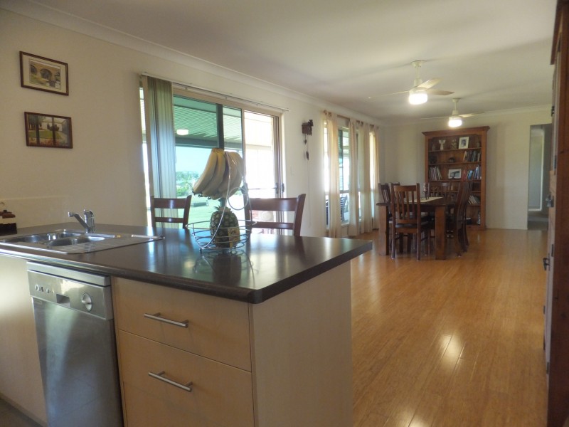 10 RHYTHM RISE, Redridge QLD 4660