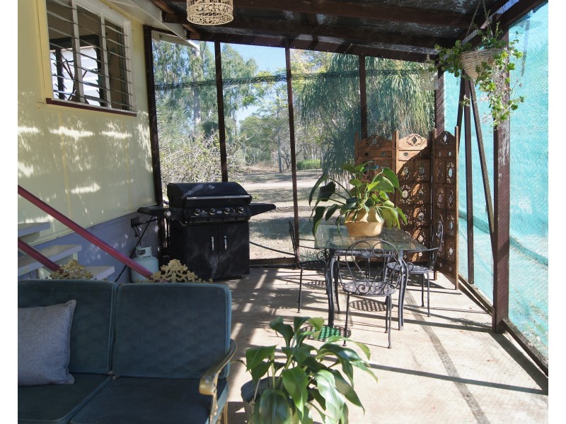 7-9 Old Maryborough Road, Gayndah QLD 4625