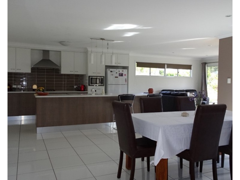 7 STRINGYBARK COURT, Apple Tree Creek QLD 4660